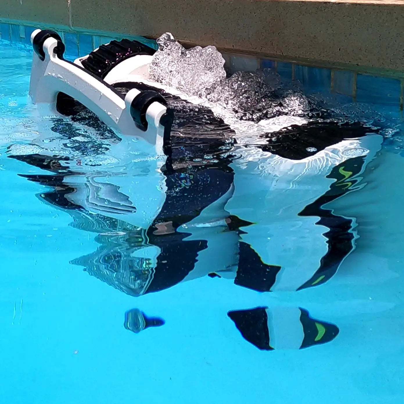 Shark Cordless Robotic Pool Vacuum Seauto